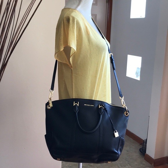 Michael Kors purse - Picture 8 of 8